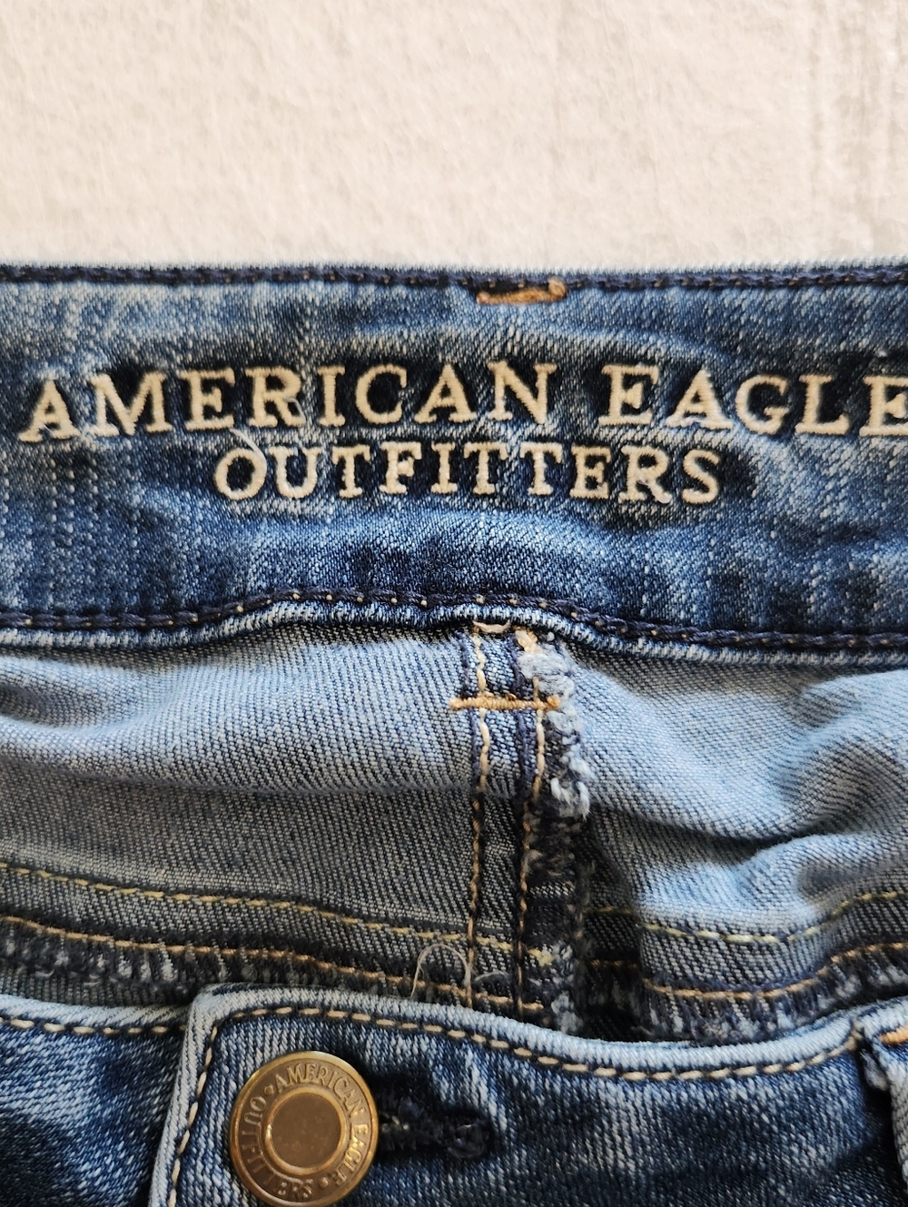American Eagle Outfitters Light Blue Cropped Jeans with Cuffed Hems Size 12 - Picture 2 of 7